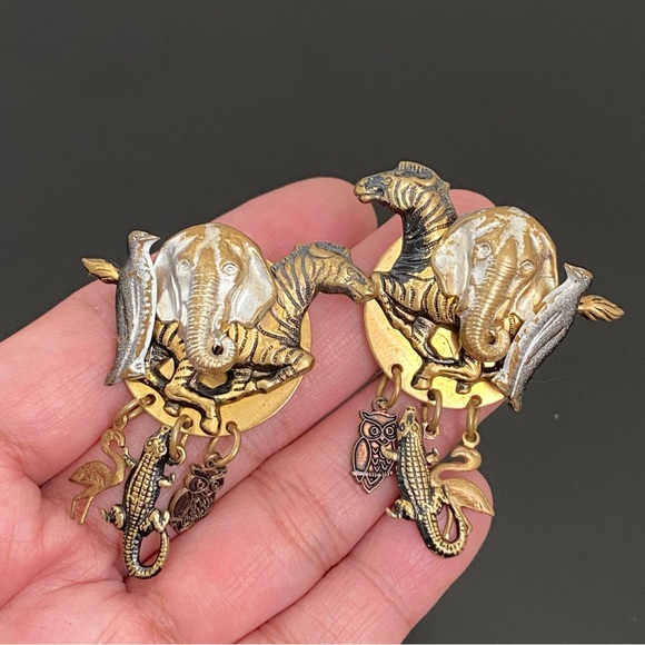 Unique Vintage Handmade Gold-tone Noah’s Ark Theme Animals Post Earrings 17g - Picture 3 of 14